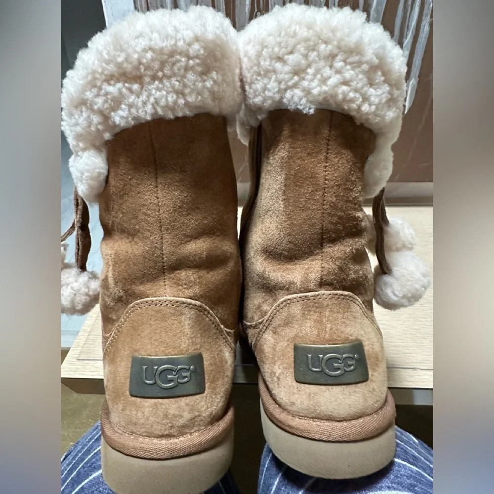 UGG Chestnut Suede Boots, worn one time, Rugged nonslip soles, Metal Ugg plate - Picture 3 of 14